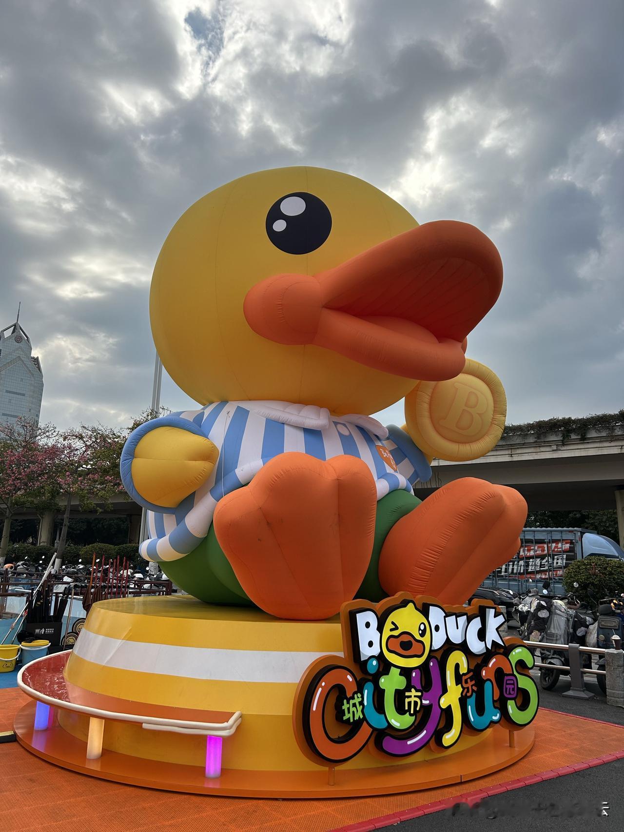 很多普通人为什么普通，

因为普通人的人生其实是一直普通，一辈子都是被资本洗脑和