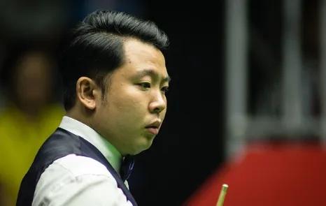 刚刚结束了一场2026斯诺克世锦赛正赛首轮（32进16）第一阶段，世界排名第22