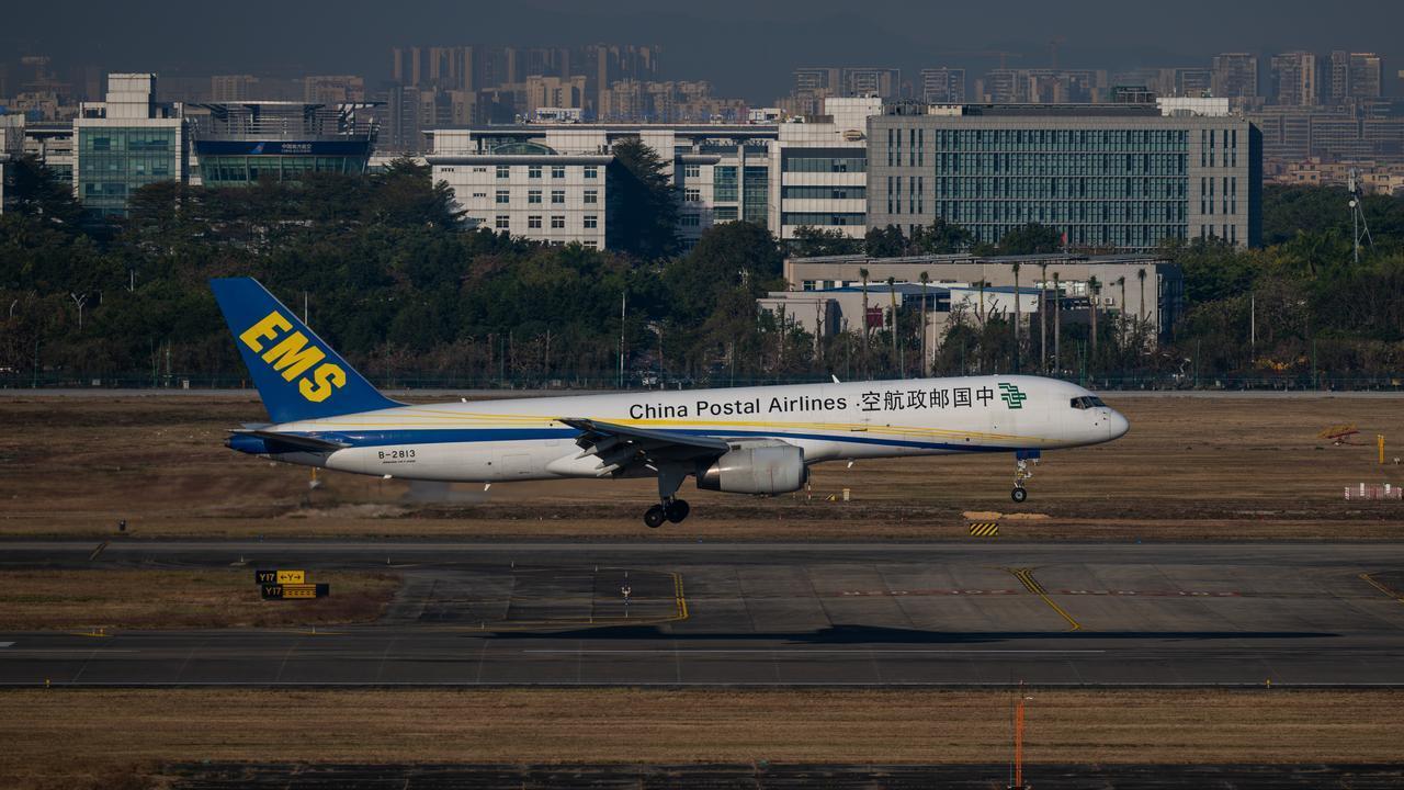 中国邮政航空的 B-2813 是一架 波音757-200（PCF客改货），它的身