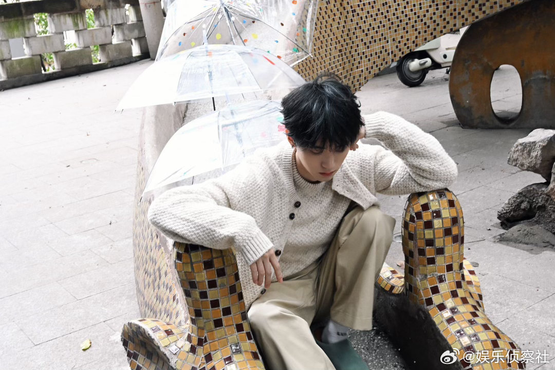 周翊然回重庆拍封面、周翊然出图质量谁被周翊然回重庆拍的封面狠狠惊艳到了！🥰 山