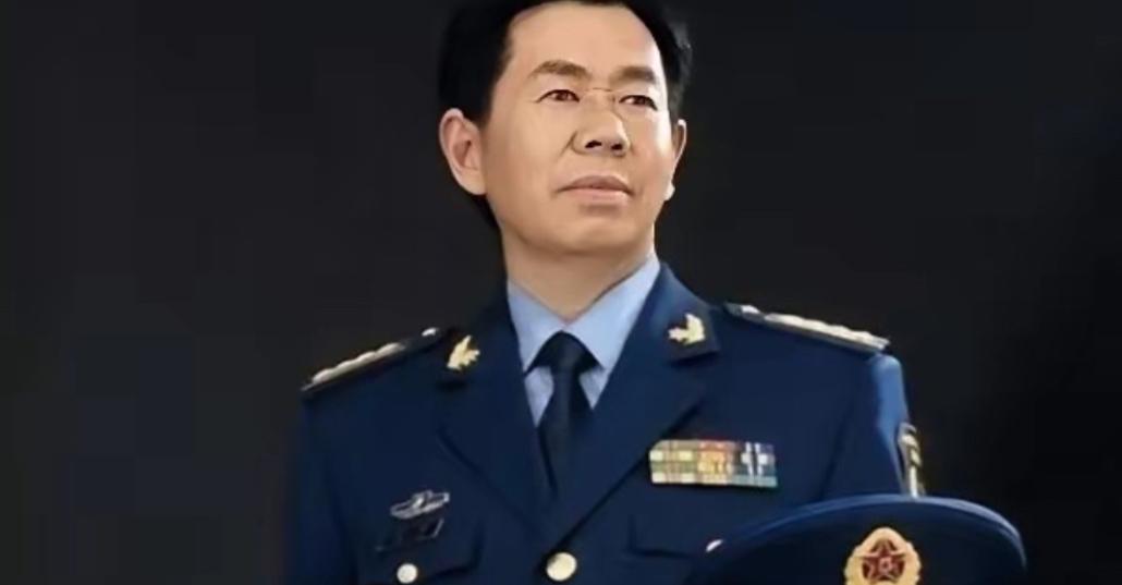 空军大校戴旭大声疾呼：“美国正在通过控制中国教育，培养亲美洋奴，其通过留学、发绿