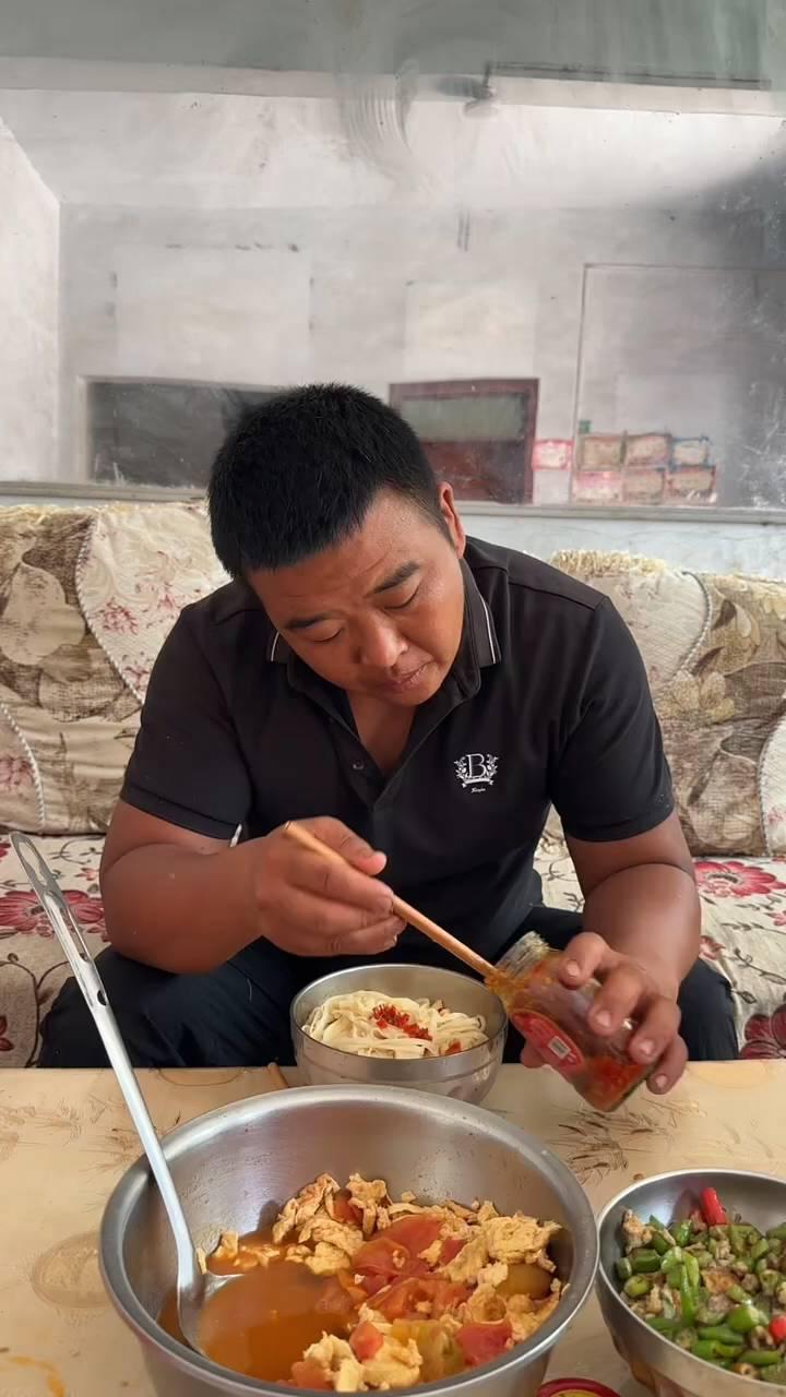仇人是怎么来的？
·第一，花钱买来的。
·第二，借钱借出来的。
·第三，帮人帮出