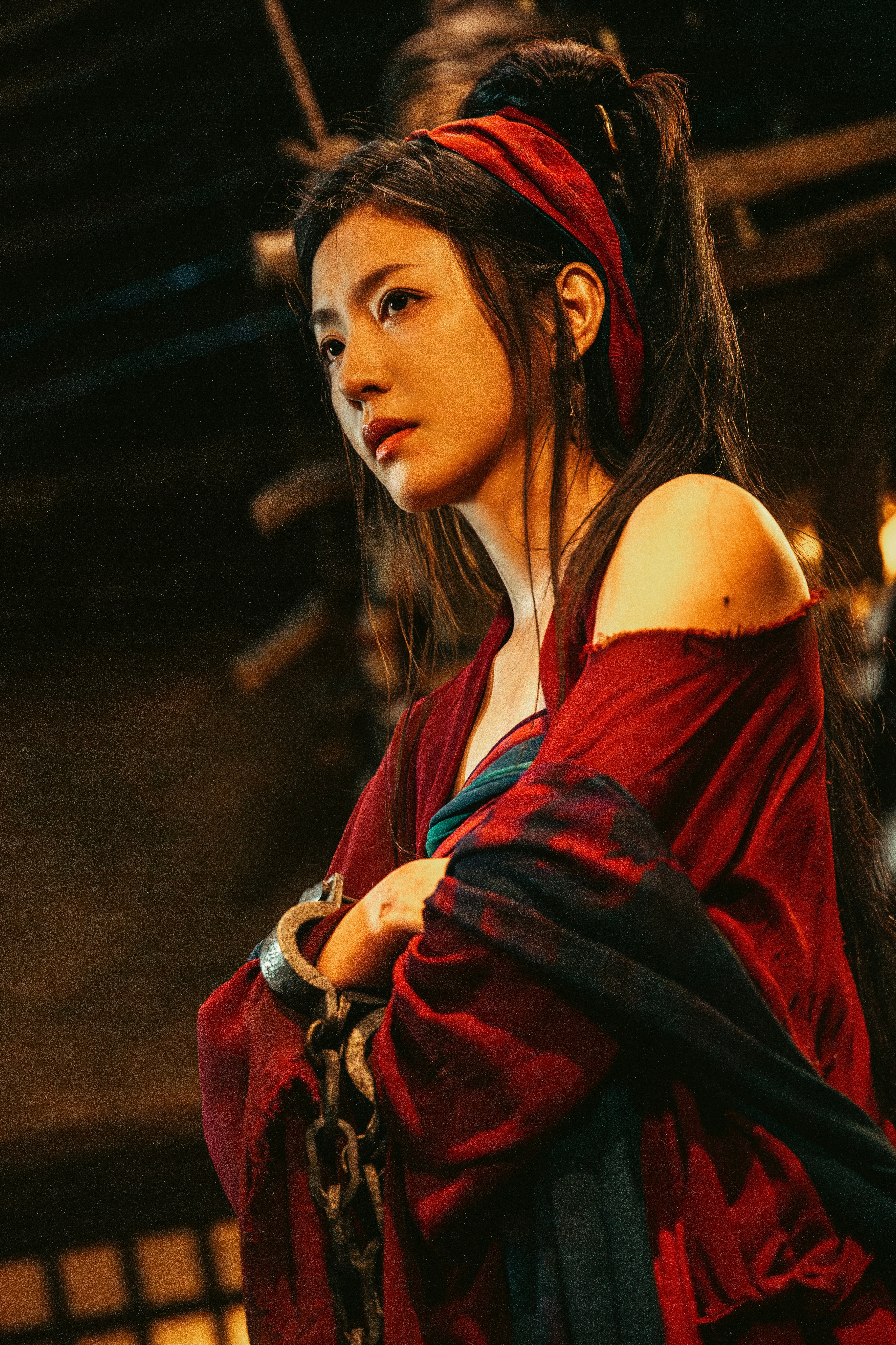 燕子娘被锁住的猫都不是无辜的看完电影《镖人》，真的完完全全磕到了燕子娘和竖这对，