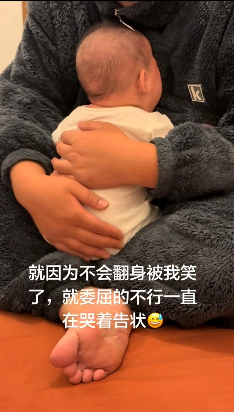 难道只有汪小菲才有孩子吗，瞧瞧普通人家的小宝宝也很可爱，随便拍随便晒
宝宝不喝奶