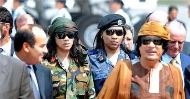 卡扎菲政权倒台，自己也被虐杀，主要就是卡扎菲统治利比亚 42 年，就搞出一个不能