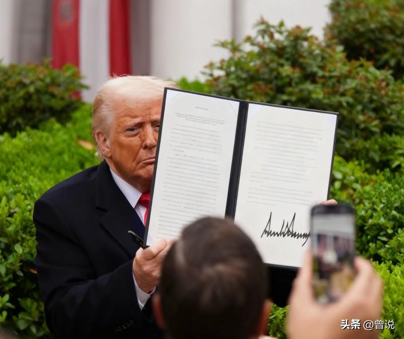 特朗普宣称要无限期暂停所有第三世界国家的移民入境，还说要清理拜登时期进来的数百万