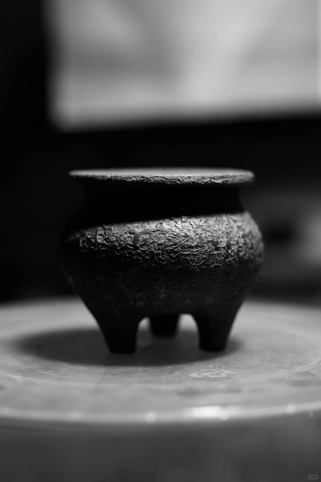 关于最近/三足炉