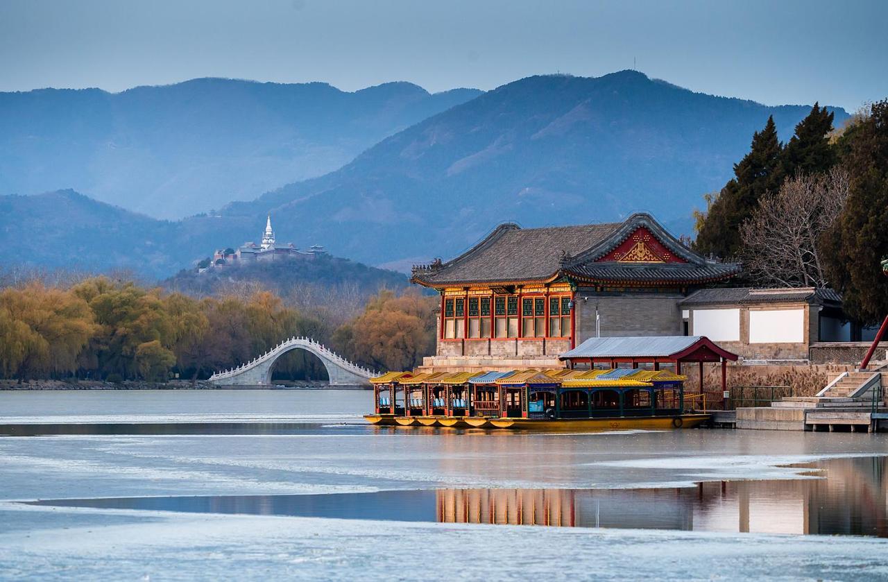 昨天，一位初三学生的家长找我交流，说：“老师，特别感谢您在初三这个关键阶段帮了我