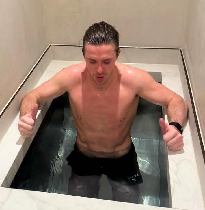 想去Jack Grealish家里蒸桑拿！最好是那种凌晨三点他刚从夜店回来、头发