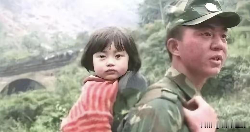 2008年5月12日，22岁的梁智斌在北川中学废墟中徒手刨出10岁的刘喜美，当他