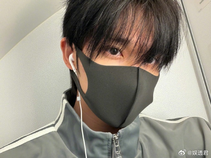 余宇涵官宣我们的爸爸2余宇涵我们的爸爸2观察员 少年遇上亲子综艺，余宇涵用敏锐观