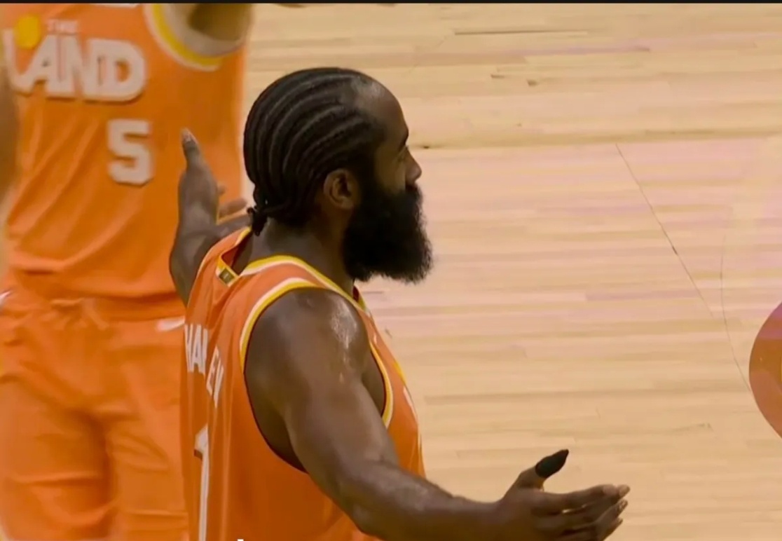 Brian Windhorst：今天是骑士七天内的第五场比赛，这就是为什么米切尔