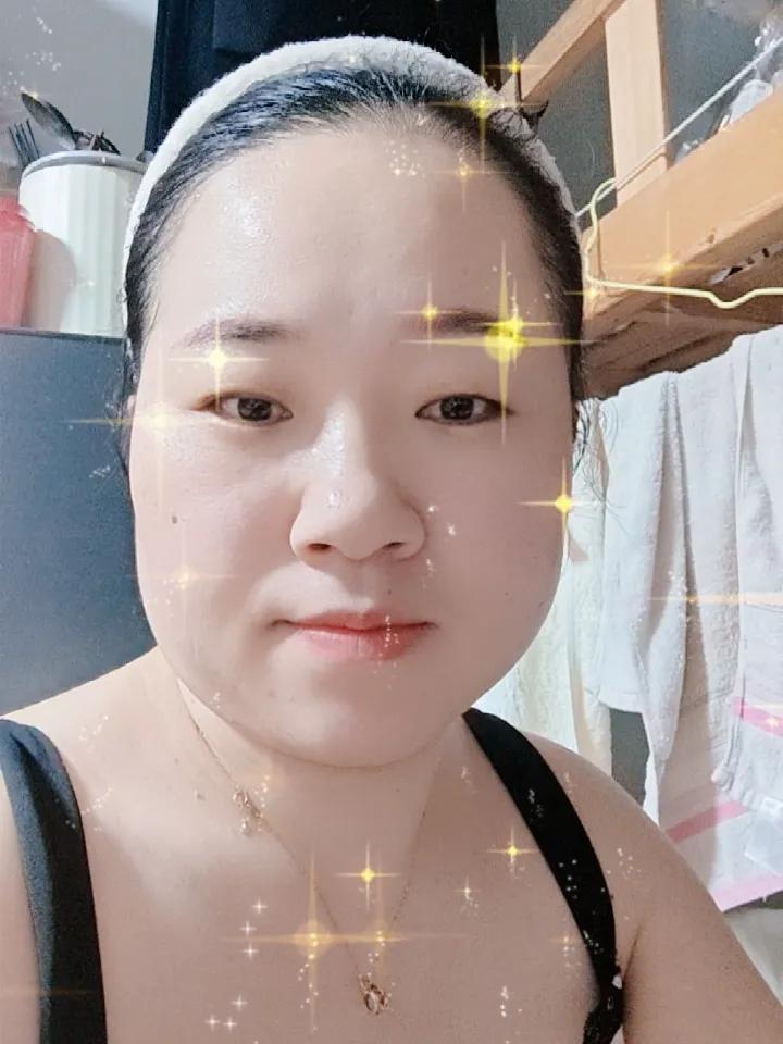 什么原因让准妈妈提前剖出宝宝?妈妈身体不舒服，或者宝宝有问题的情况下。