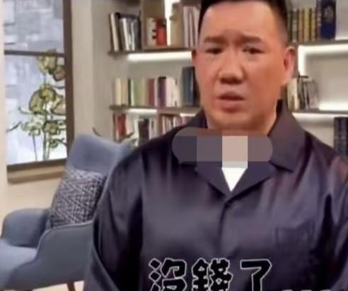 感觉杜某人真的是很蠢的，一条路走到黑，他除了会演戏之外，没有其他什么谋生技能，他
