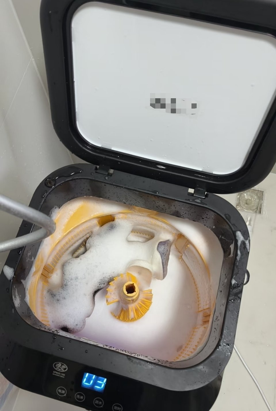 科技佳ZHJ用洗衣机洗鞋的人天塌了 不懂就问，真的会有人为了图省事去把鞋子放洗衣