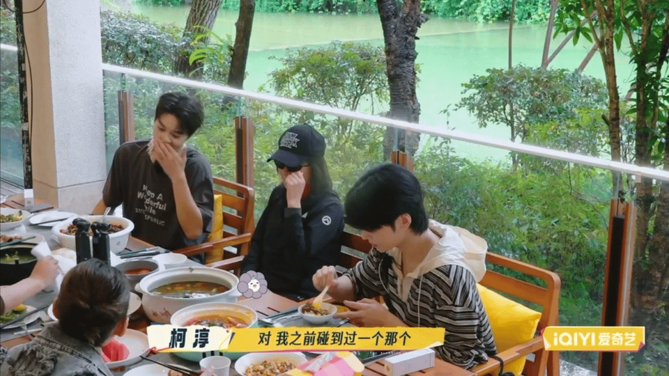 柯淳爆料的片场情况，宁静刘晓庆都认可，刘嘉玲也有同款经历。人脸大多不对称，演员挑