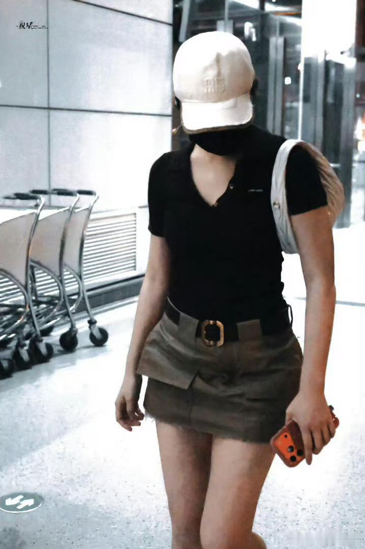 陈妍希回应熬夜玩手机陈妍希说边熬边补也不是不可以陈妍希说经常熬夜玩手机哈哈哈哈哈