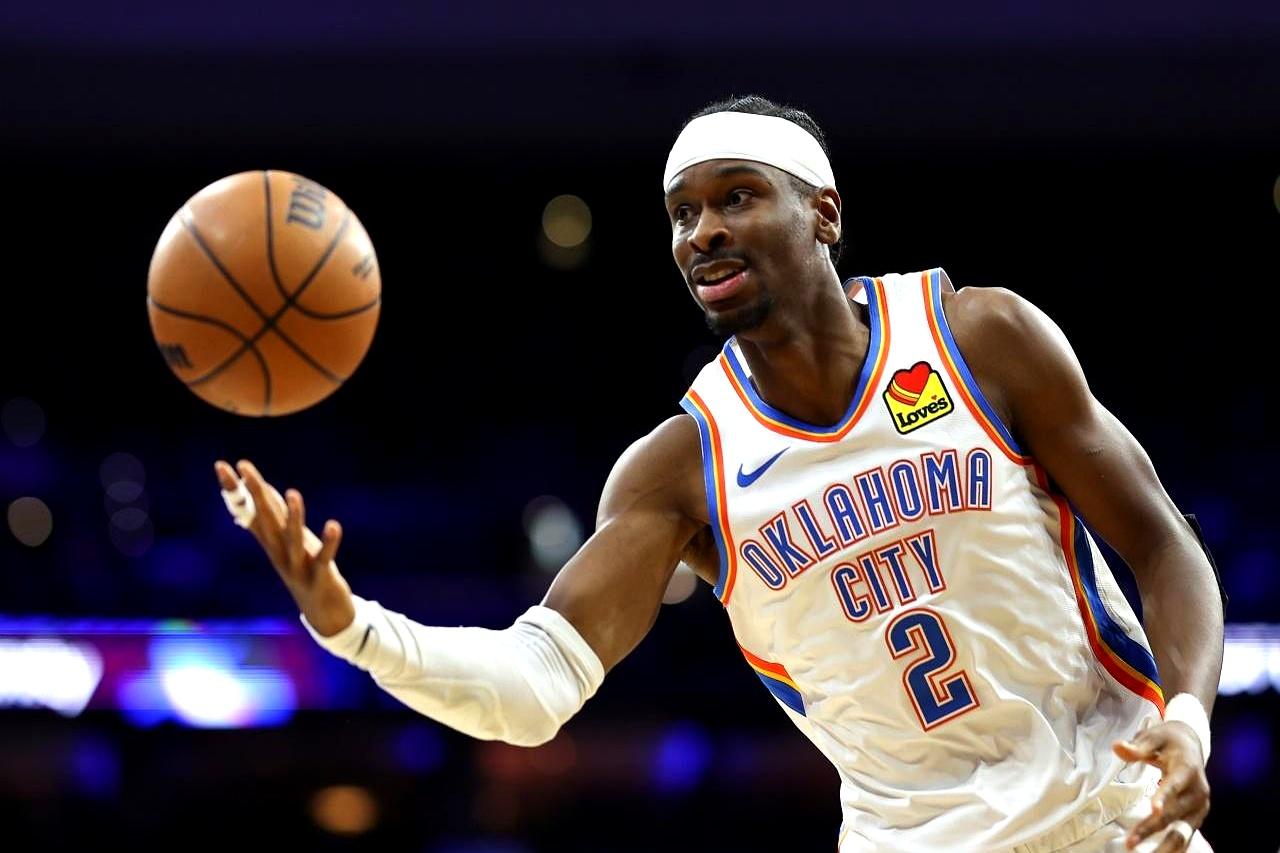 雷霆这年轻人，真不讲武德啊。
 

人家湖人火箭还在那打生打死，这边雷霆已经4-