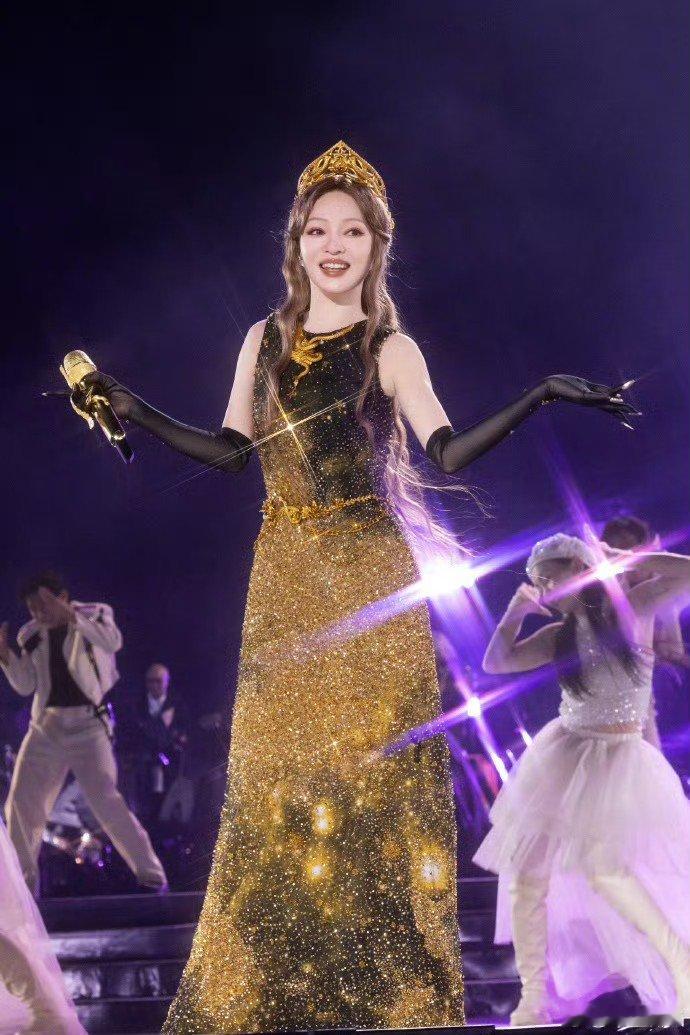 张韶涵这15S是我能听的吗15秒的旋律像带着钩子，张韶涵的声音穿透耳膜时，钱雷的