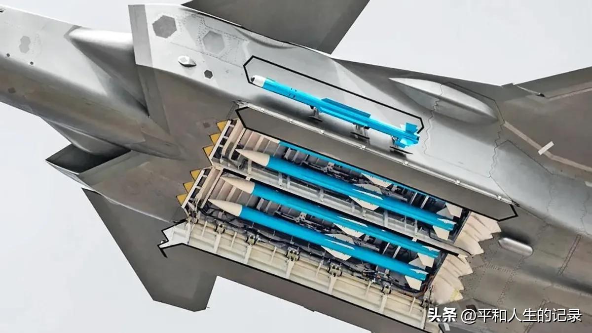 PL-16（霹雳-16）是中国新一代中远程空空导弹，核心是更小体积、更远射程、适
