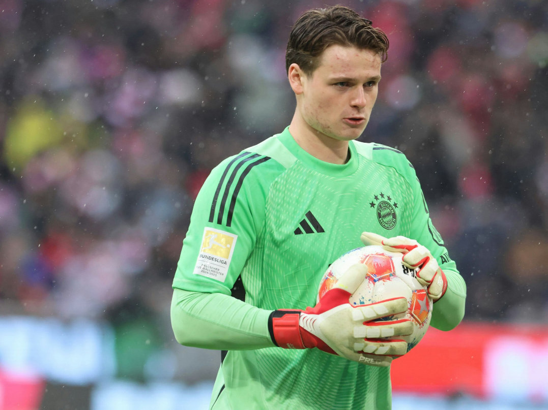 拜仁内部已经讨论过诺伊尔退役的可能性。如果诺伊尔退役，下赛季乌尔比格将有机会成为