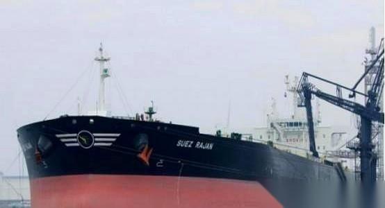 大白天，公海上，连船带货，直接给你黑了。
180万桶油，一船，接着又一船。价值上