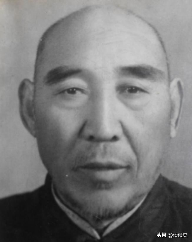 1936年，武术家寇运兴在德国柏林表演武术，遭到芬兰拳击手挑衅，说：我要用拳击挑