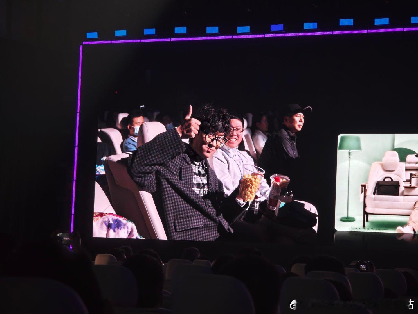 哈哈哈哈哈  上镜头了 