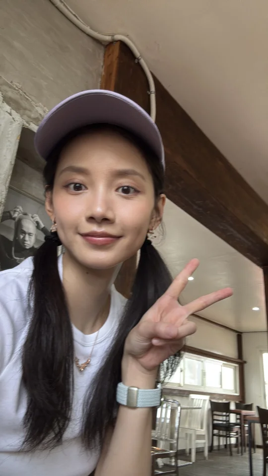 ✌️