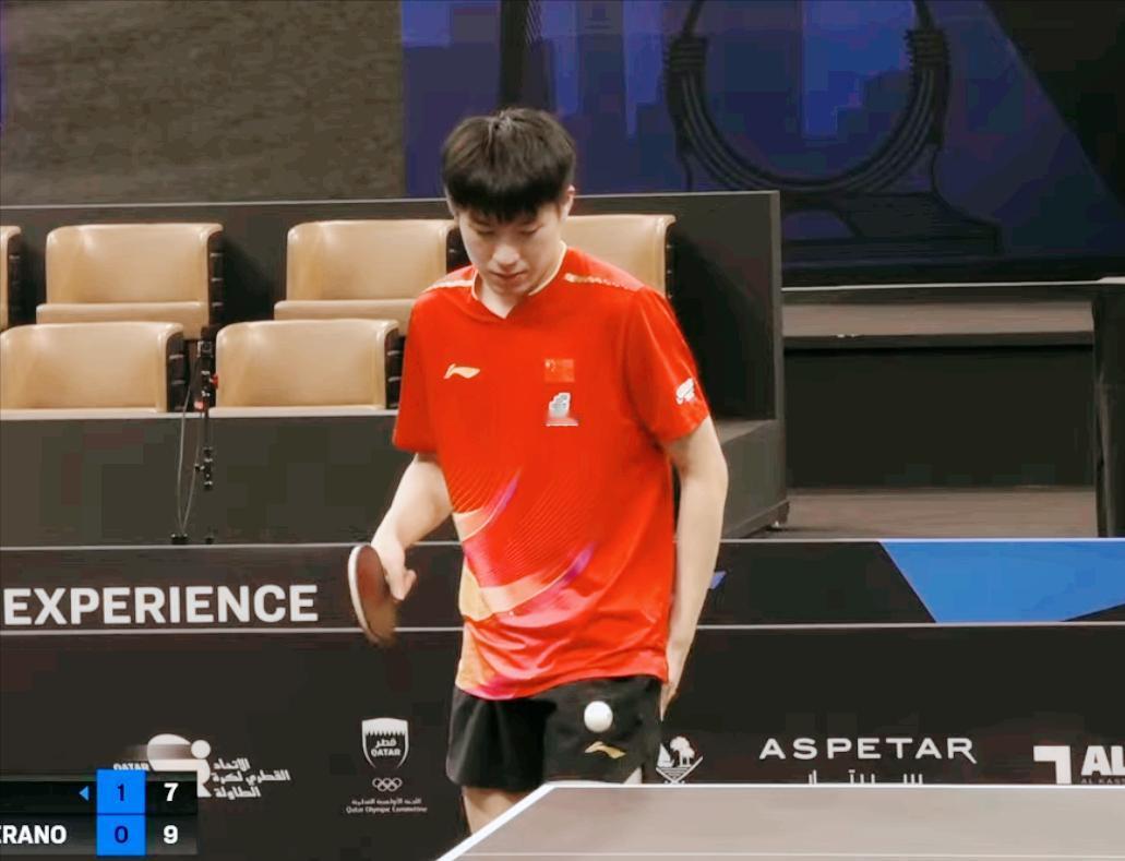 雄起！温瑞博燃烧了，真敢打！
第一局
温瑞博11:9拿下

第二局
第一个球雨果