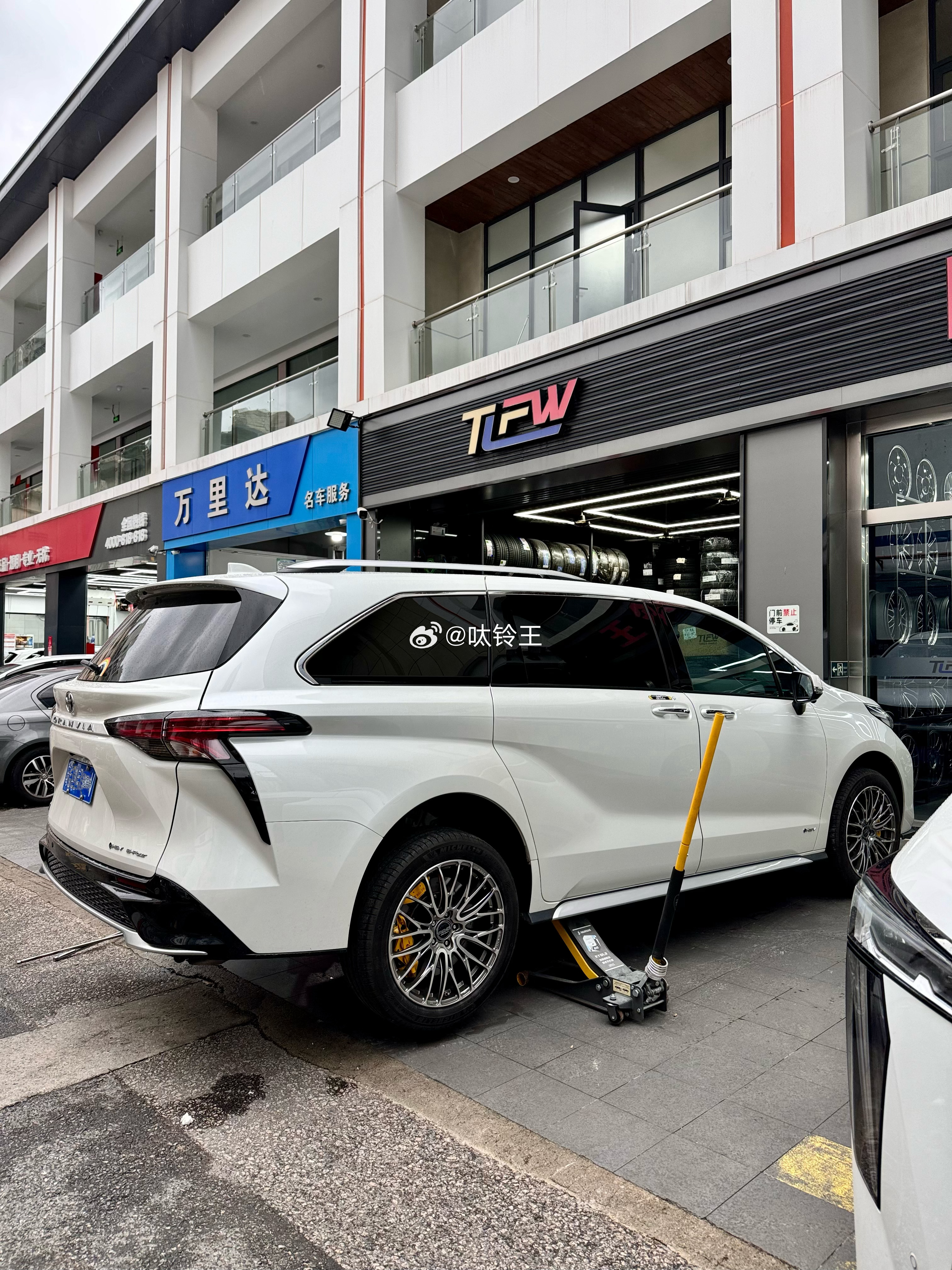 格瑞维亚，继续开工换鞋 RAYS  2x10BD 20寸 马上拆下 