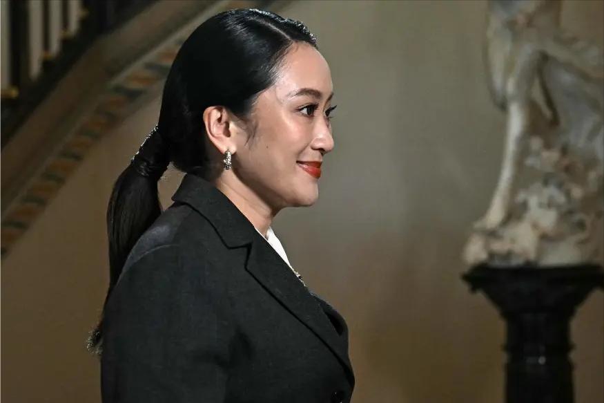 佩通坦被解职总理  面对判决她毫无怨言 
   泰国政坛 “风云人物”——佩通坦