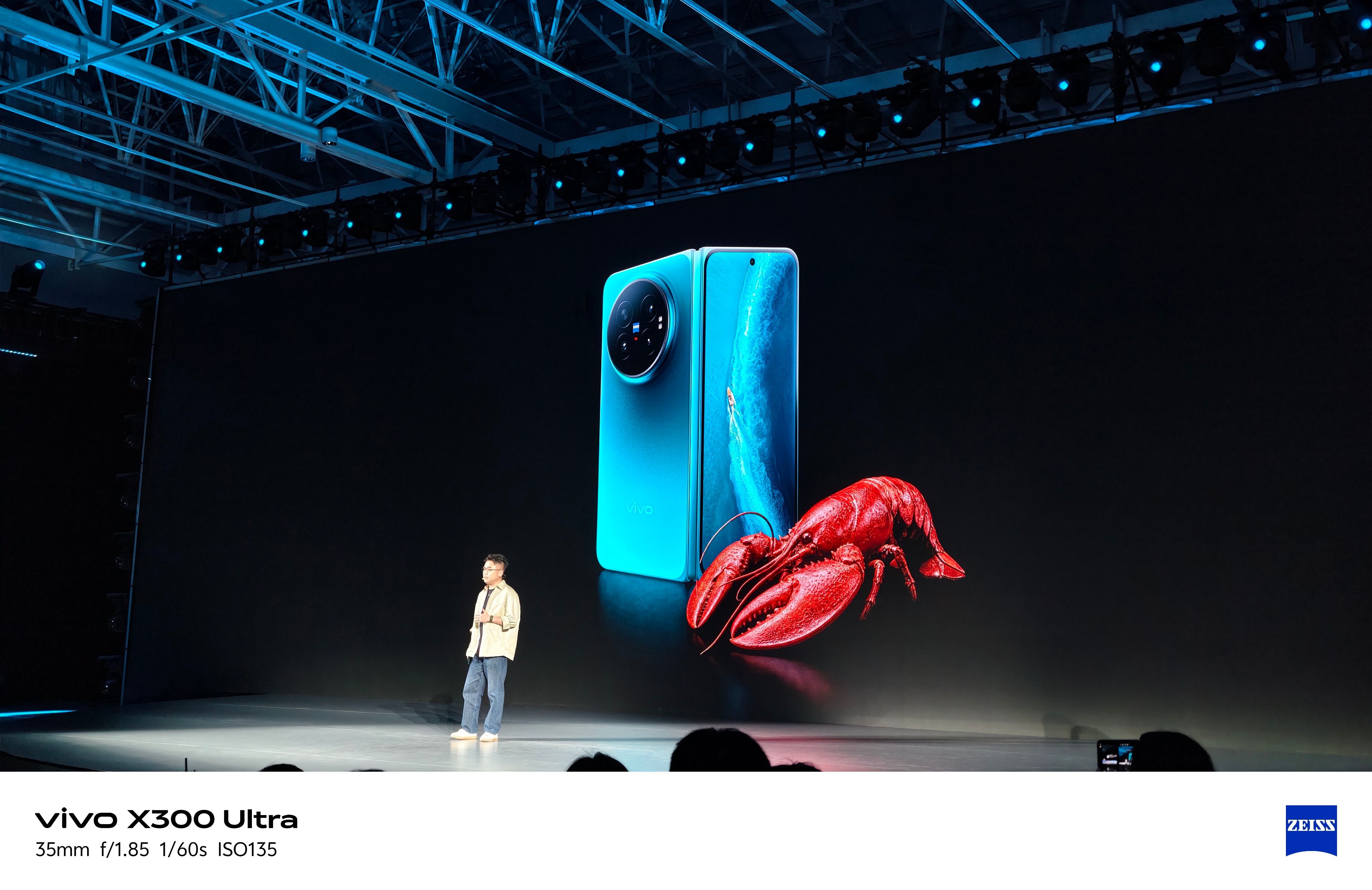 vivo x fold6很适合日常轻办公，自带的AI功能实用性拉满。AI文件管家