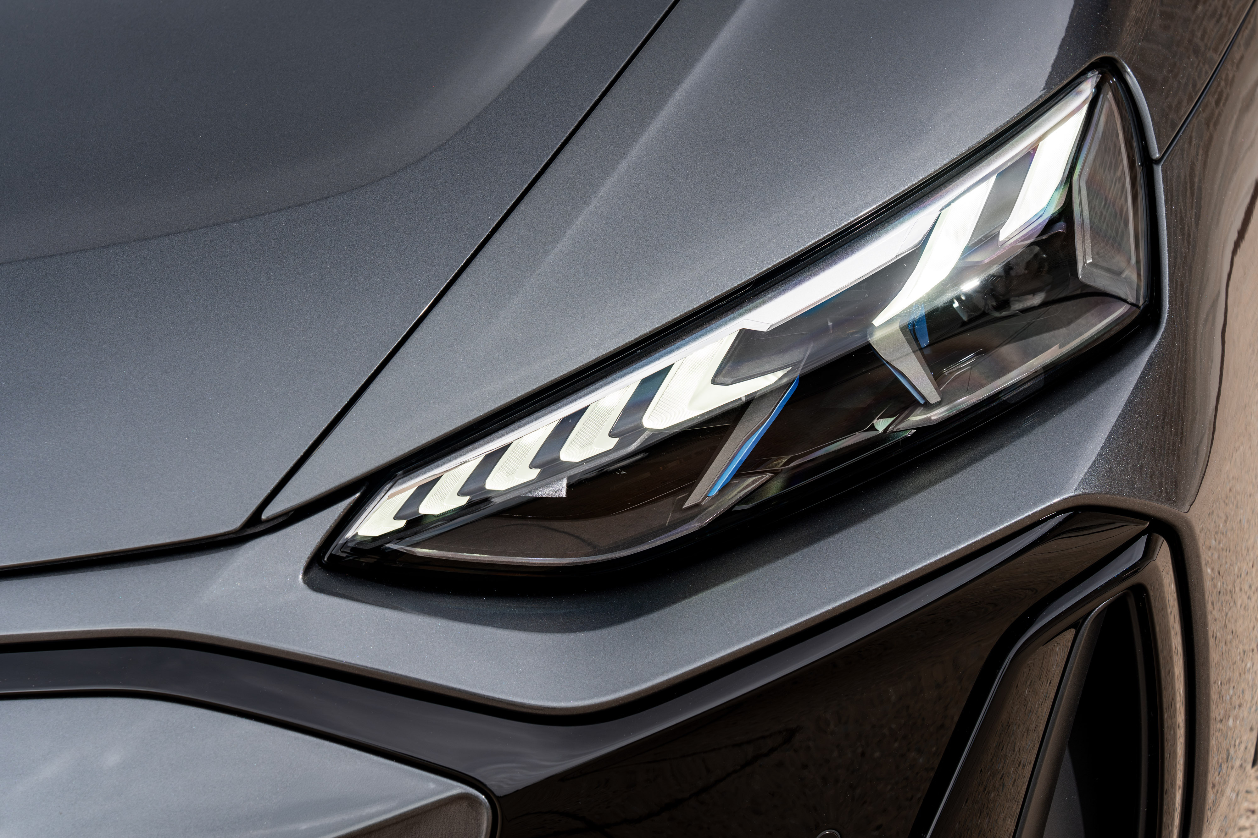 Audi e-tron GT quattro 与Porsche Taycan 共