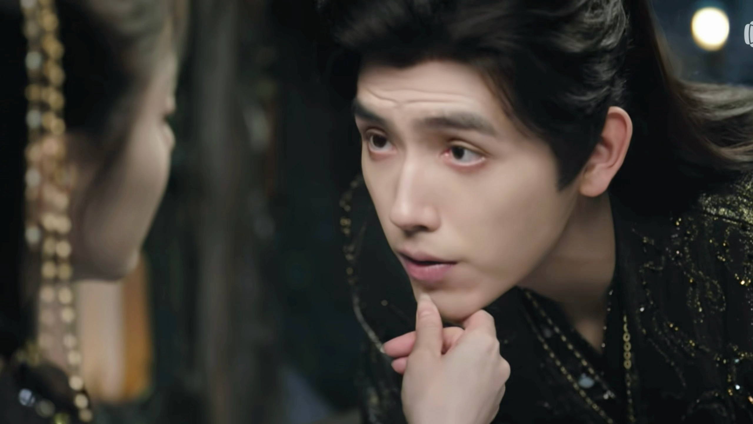 贺思慕这个笑，又在奖励段胥了。白日提灯