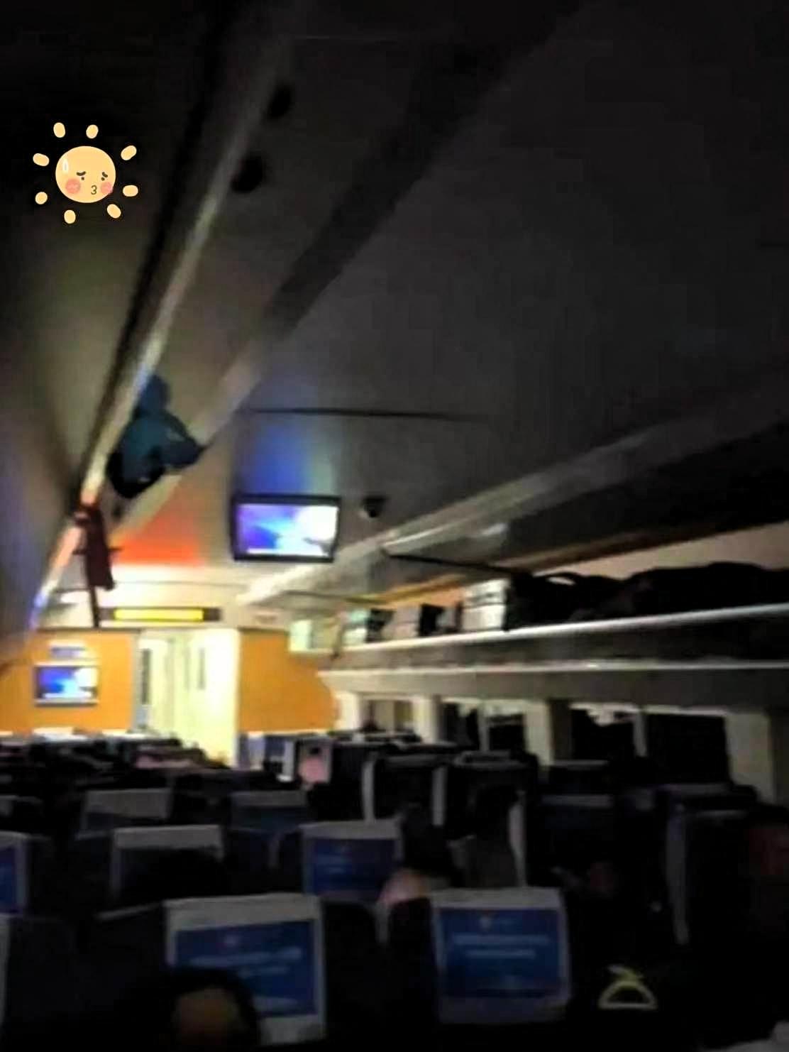 突发事件！5月30日，发往深圳的D1804次列车，行驶至贺州隧道内时突发意外，列