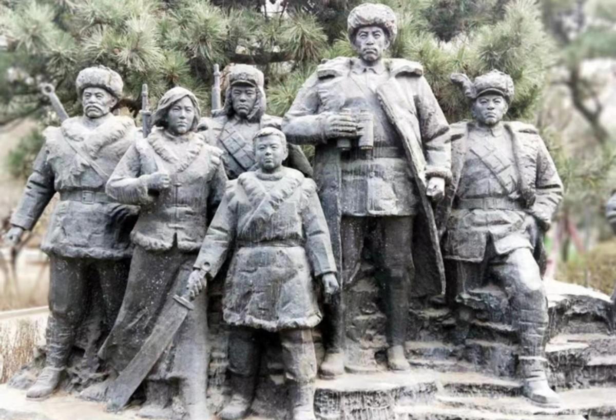 抗联团长奉命背后开枪击毙政委，含泪道歉：对不起，我是执行上级命令！
1938年春