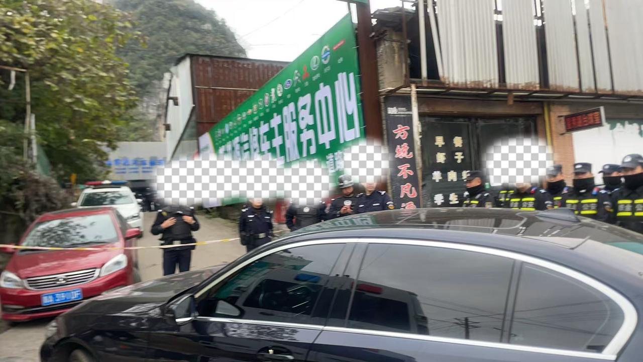 十年创业风雨多，个中辛酸难言说。
倾尽全力建厂房，比鸡早起比狗忙。
租了某企一片