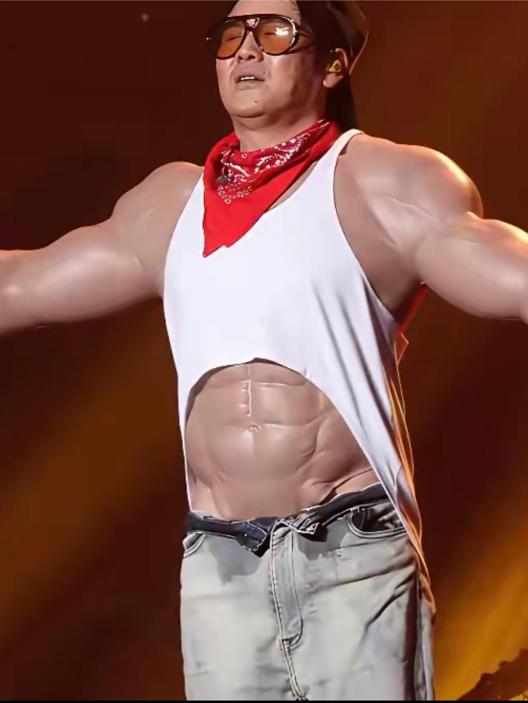 歌手曹格这次尴尬了，47岁的曹格，时隔12年再次开演唱会，本来打算给大家带来意外