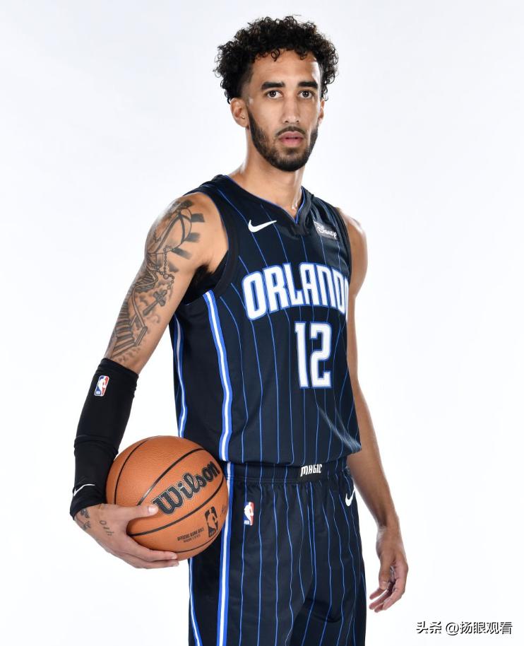 特雷维林·奎因：广东“潮流外援”，球场疯狗+时尚博主双身份
 
广东宏远外援奎因