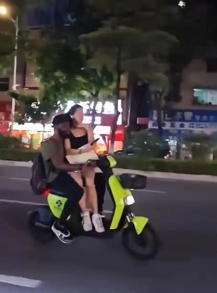 刚刚在选择话题中竟然看到了，怎么留住留学生的话题。
   为什么要留住留学生呢？