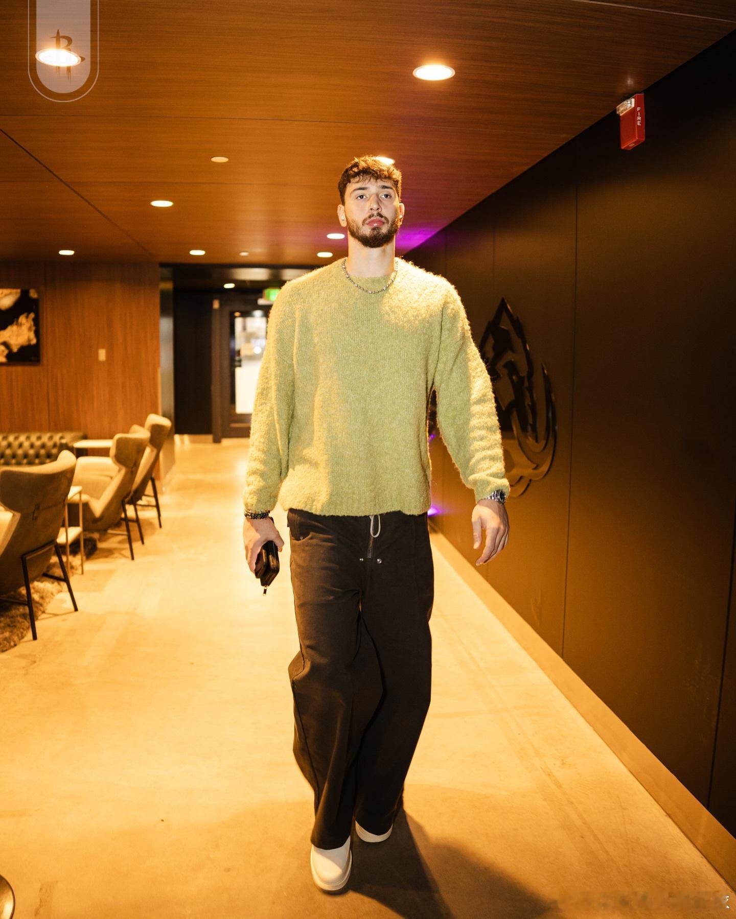 火箭队潮男们今日的OOTD📸火箭vs爵士休斯顿火箭休斯顿火箭