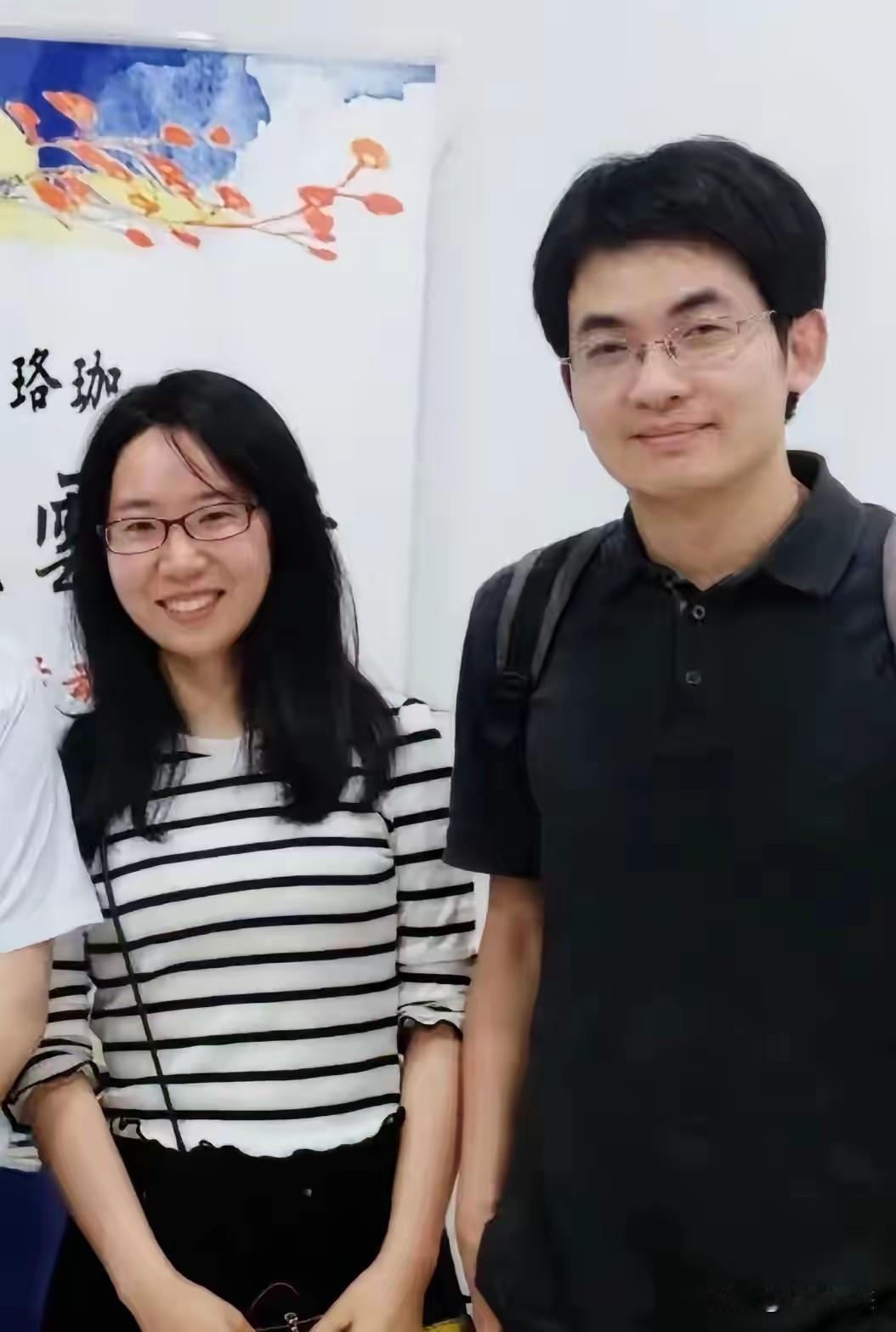 有一种女人她们的外表不是很出众，但一样让男人无法自拔！
就是她把你奉若神明，顶礼