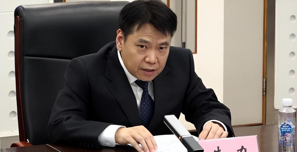 黑色黄金的定价权，向来是国际博弈的深水区。2026年以前，谁要是敢说中国能在这块