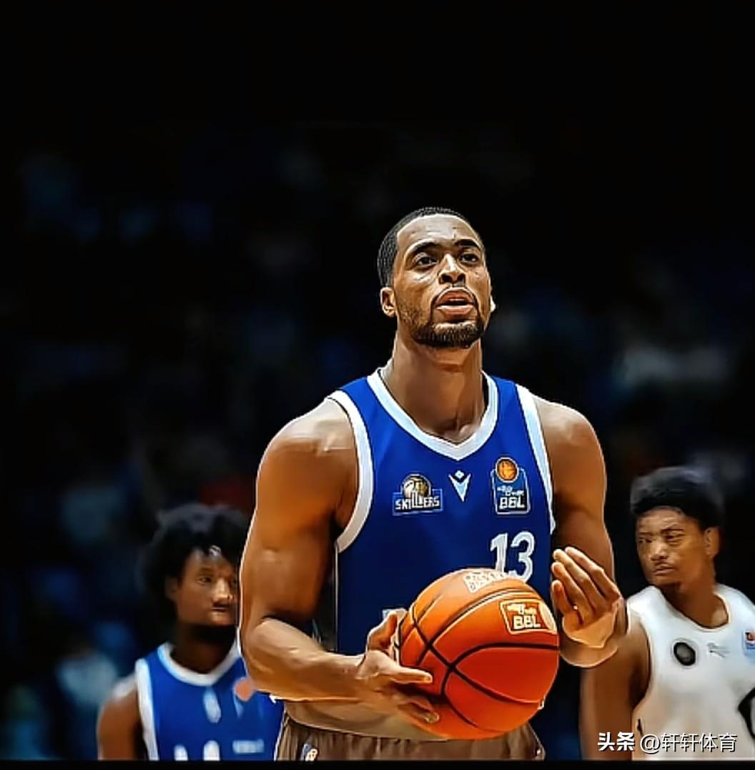 辽宁男篮新外援杰登.勒迪已经落地沈阳，不出意外今天将完成体检，在辽宁男篮为了季后