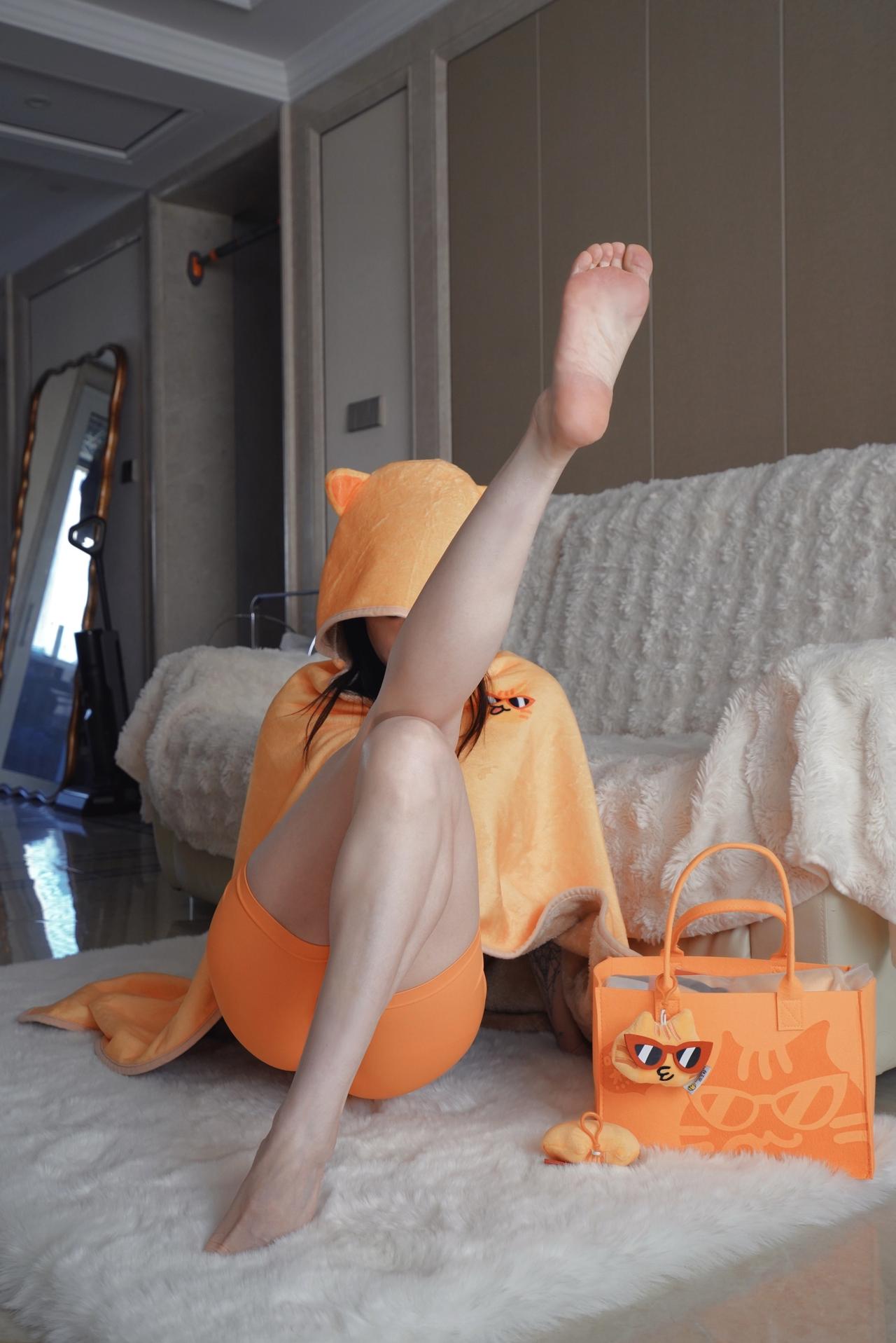 瑜伽练习变得很温暖～
瑜伽女孩 居家瑜伽