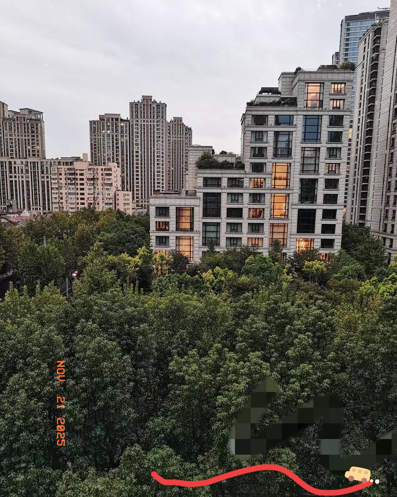 一家洗浴中心接待了几个印度人后，面临倒闭。
原因是其他客人见有印度人，都不再愿意