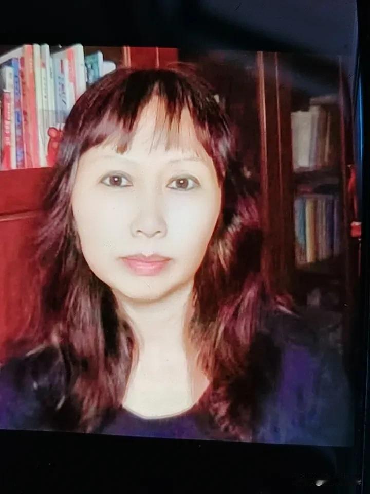 有幸刷到素作家回击留言网友的文章，
说网友们对她儿子的评说太诋毁了，
对她儿子太