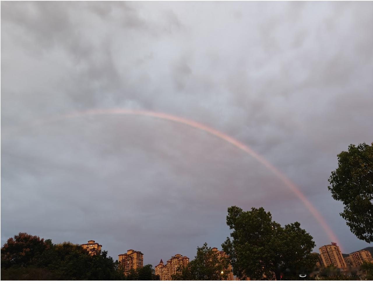 如果说你现在正处于迷茫当中，那不妨出去旅旅游，放松放松心情，如果有什么想做的，不