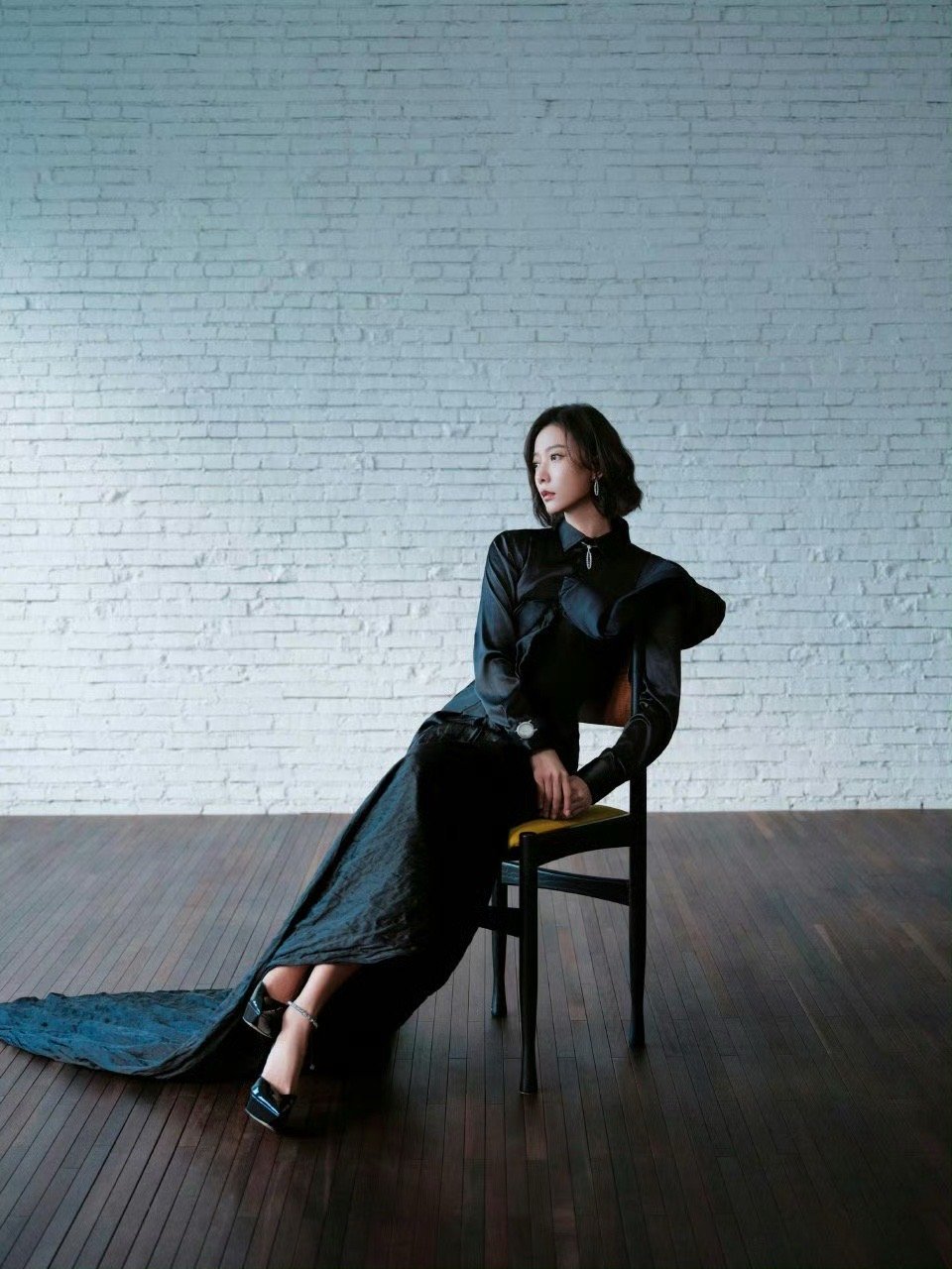 金鸡十二载轮回见证演员的修行！她把奖杯重量转化为戒尺的刻度，每一步成长都印着对表